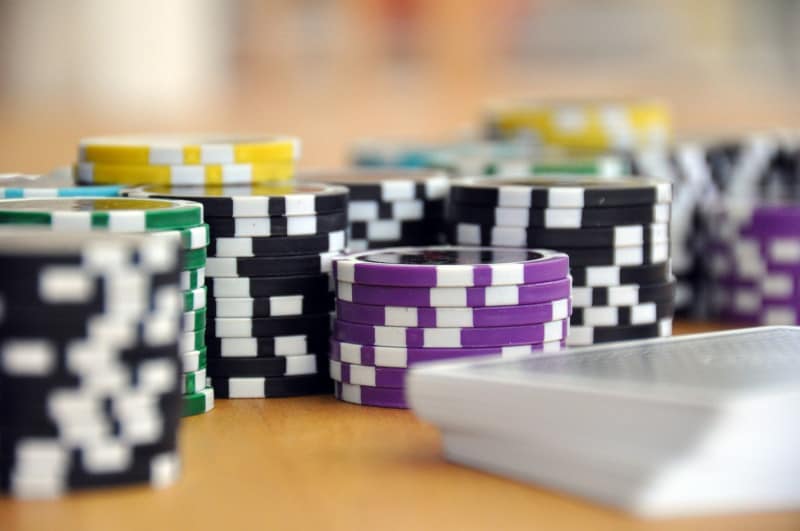 Thứ tự ăn Poker là gì?